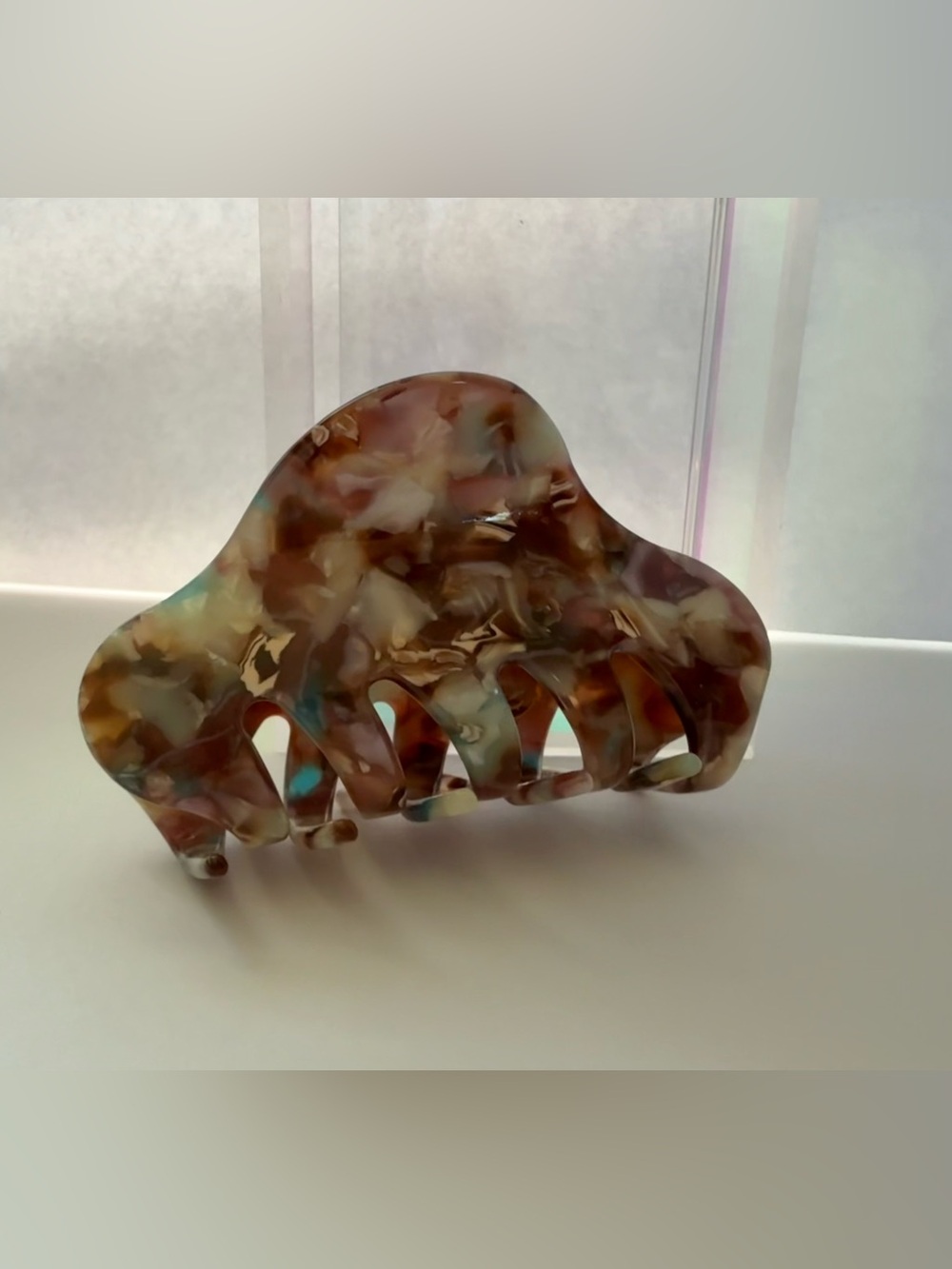 Never Worn - Demi Round - Tortoiseshell Resin Hair Claw Clip - Brown & Cream